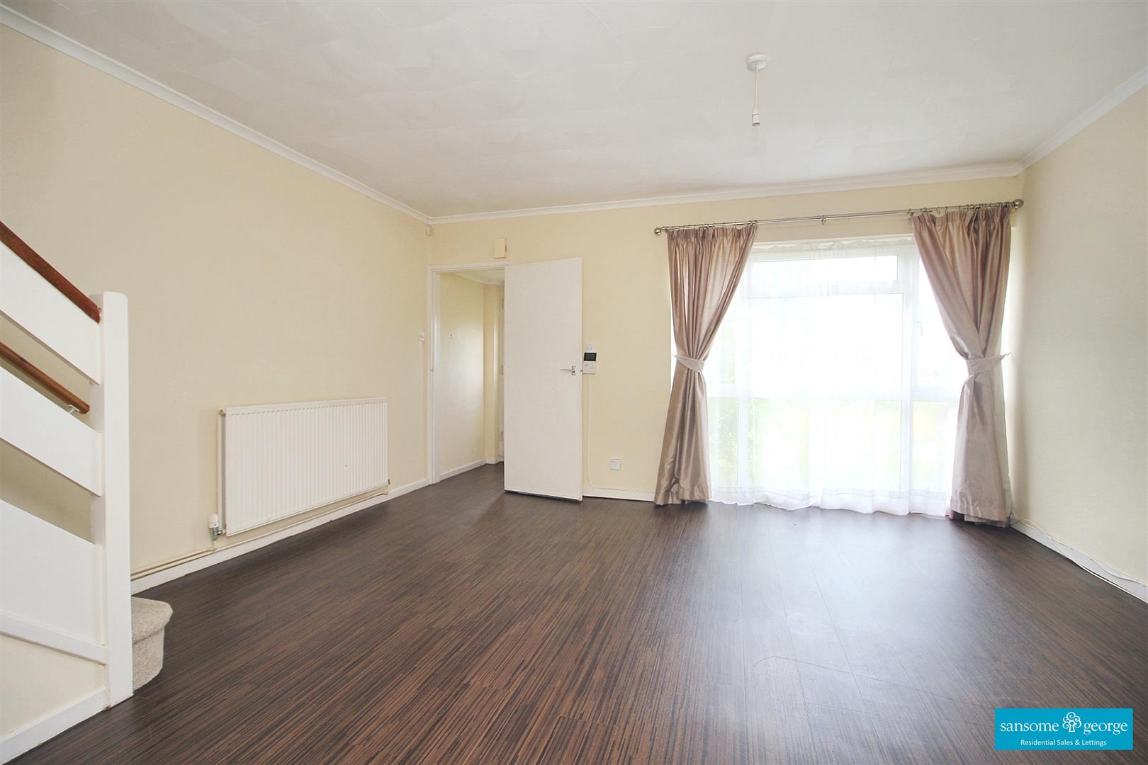 3 bed property in Barnwood Close, Berkshire